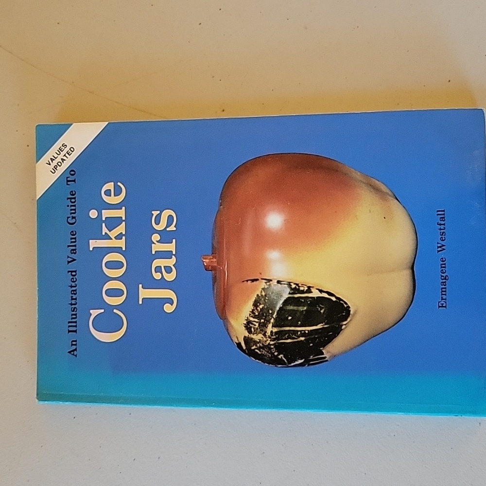 Cookie Jars Collector Book by Ermagene Westfall